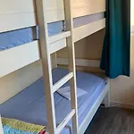 3 Pièces Avec Piscine Et Parking à Saint-raphaël - Fr-1-504-591 *