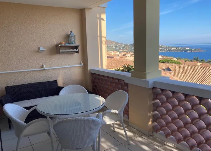 Cap Esterel: 3 Pieces Avec Vue Et Parking Inclus - Fr-1-504-591 *