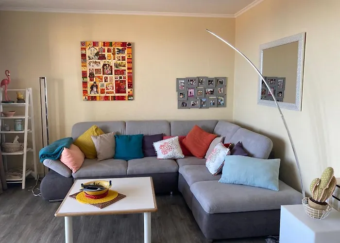 3 Pièces Avec Piscine Et Parking à Saint-raphaël - Fr-1-504-591