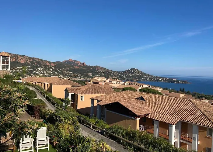 Cap Esterel: 3 Pieces Avec Vue Et Parking Inclus - Fr-1-504-591 Сен-Рафаель