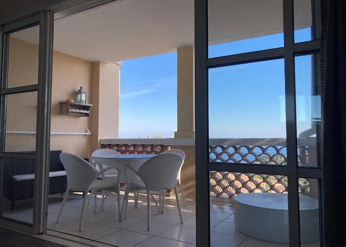 3 Pièces Avec Piscine Et Parking à Saint-raphaël - Fr-1-504-591 Appartement Saint-Raphaël