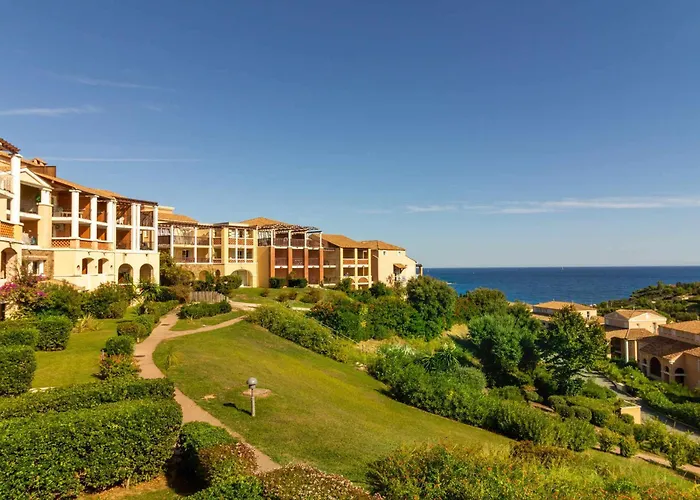 3 Pièces Avec Piscine Et Parking à Saint-raphaël - Fr-1-504-591 Appartement *