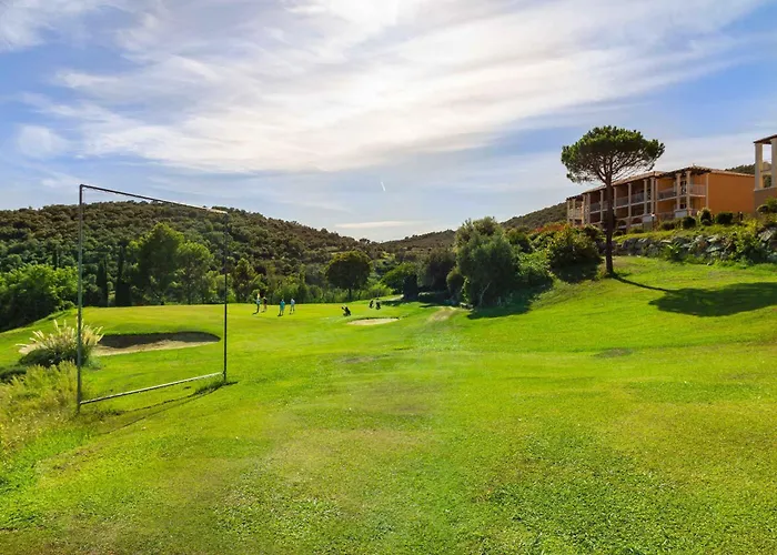 3 Pièces Avec Piscine Et Parking à Saint-raphaël - Fr-1-504-591 Appartement Saint-Raphaël